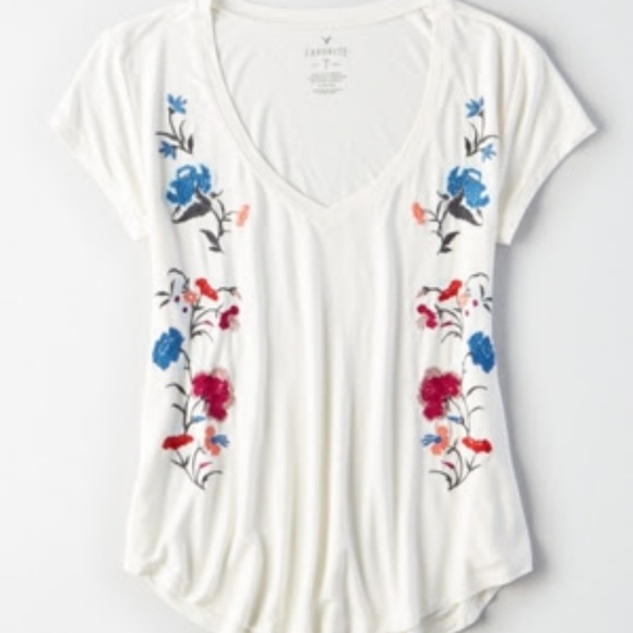 American Eagle Outfitters Tops - American Eagle Soft & Sexy Floral Embroidered Tee